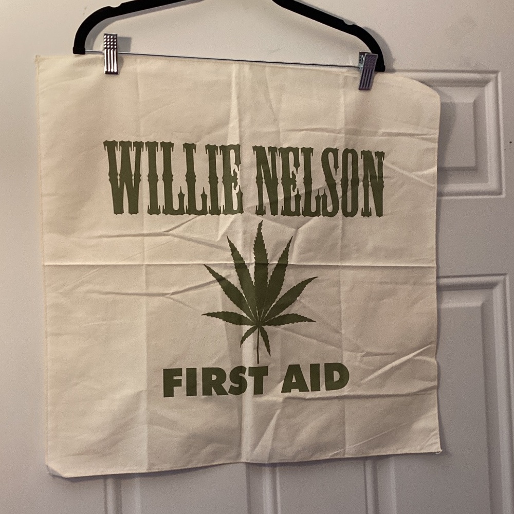 NEW Willie Nelson First Aid Tour Music Bandana